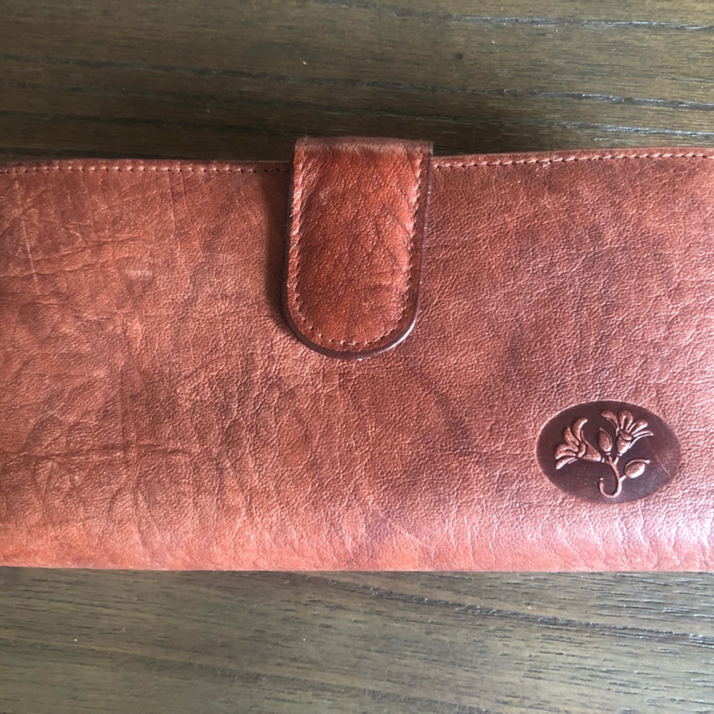 Buxton Leather Wallet Flower Embossed